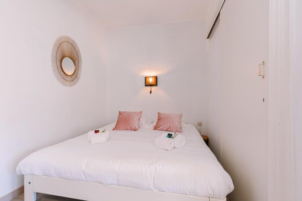 Huswell - Beautiful And Spacious Studio With Side Seaview Knokke-Heist Bagian luar foto