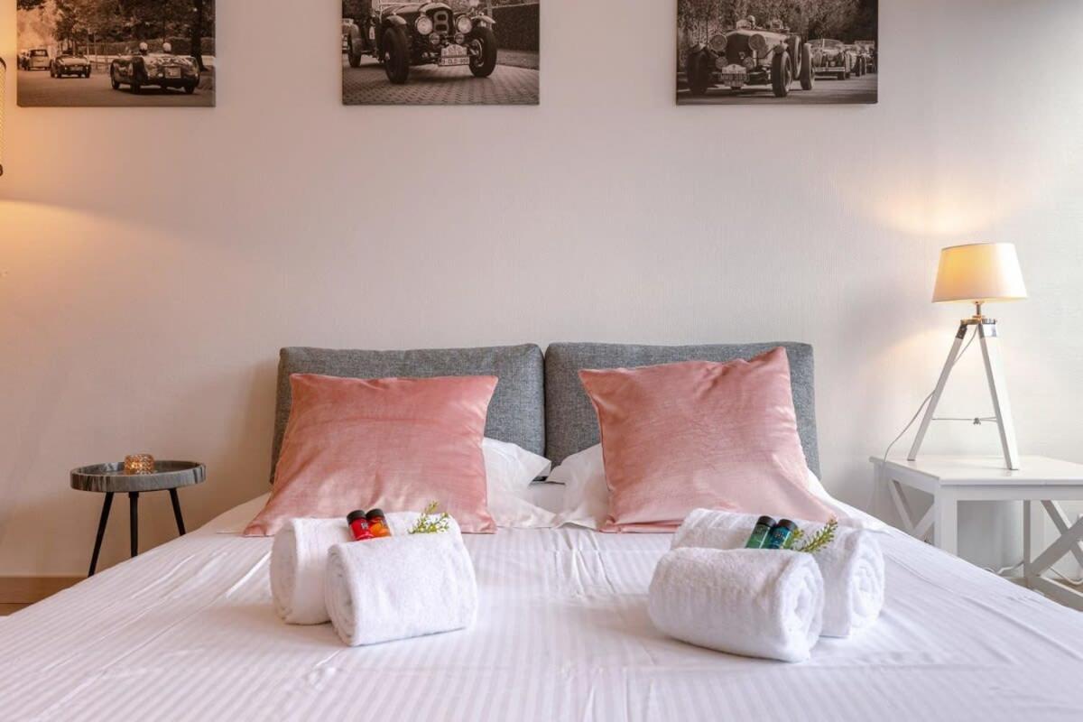 Huswell - Beautiful And Spacious Studio With Side Seaview Knokke-Heist Bagian luar foto
