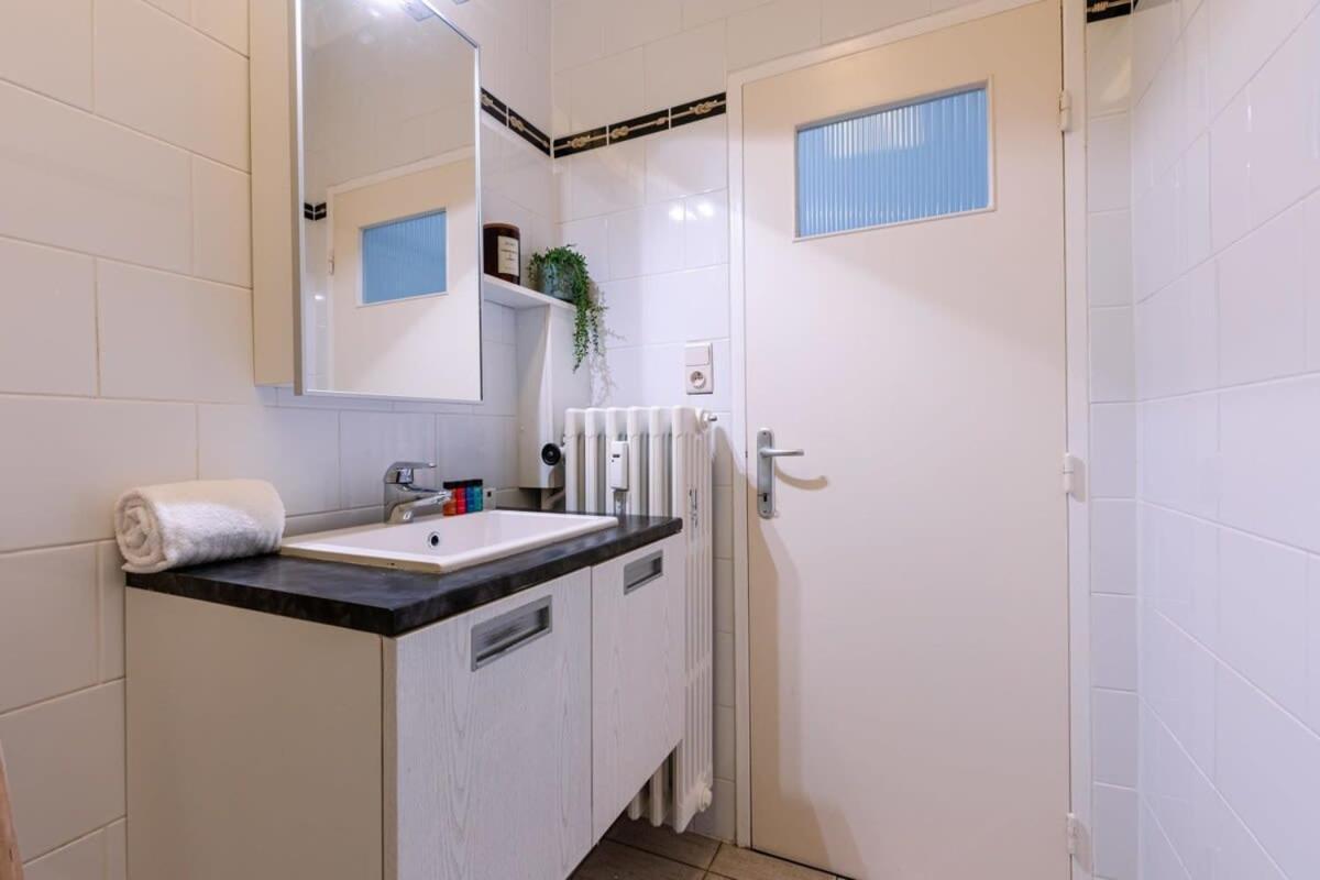 Huswell - Beautiful And Spacious Studio With Side Seaview Knokke-Heist Bagian luar foto