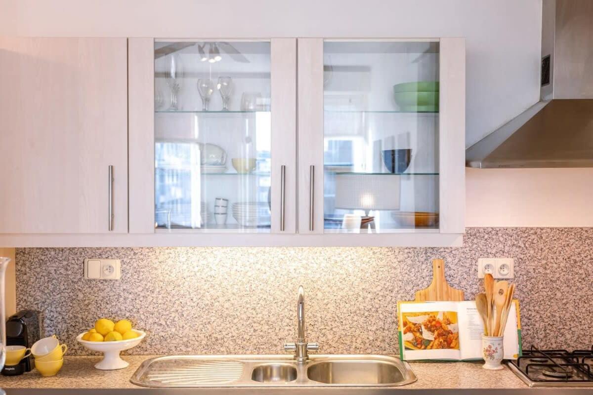 Huswell - Beautiful And Spacious Studio With Side Seaview Knokke-Heist Bagian luar foto